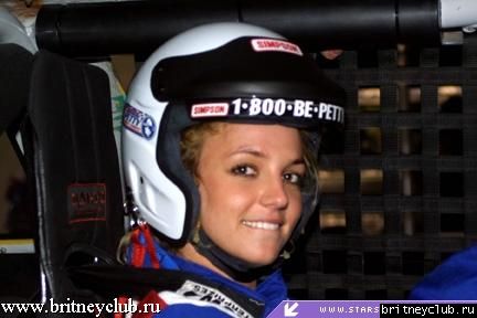 Фотки с NASCAR-а (14 Ноября 2002)2.jpg(Бритни Спирс, Britney Spears)