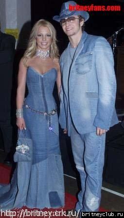 American Music Awards 2001 - Красная дорожка03.jpg(Бритни Спирс, Britney Spears)