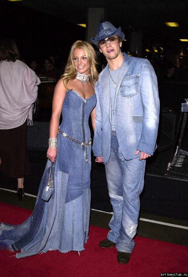 American Music Awards 2001 - Красная дорожкаbritney_justin_1_8_01_1.jpg(Бритни Спирс, Britney Spears)