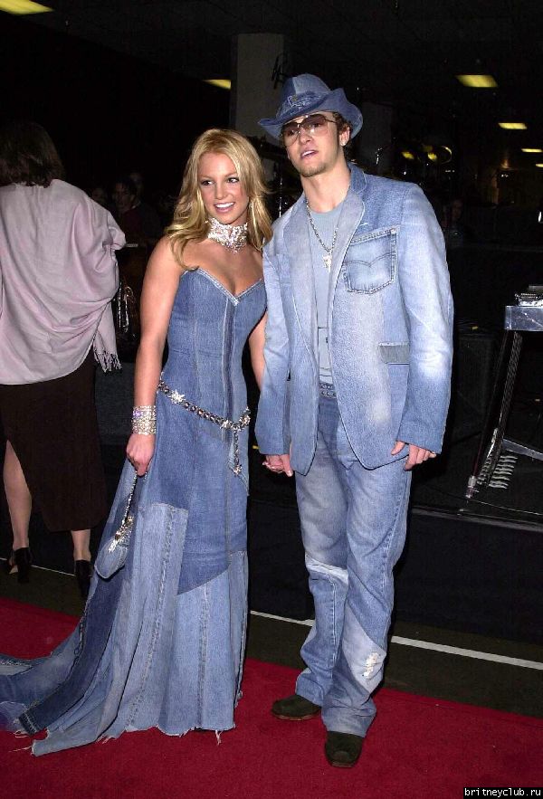 American Music Awards 2001 - Красная дорожкаbritney_justin_1_8_01_9.jpg(Бритни Спирс, Britney Spears)