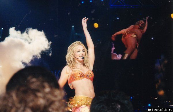 D.W.D. - Raleigh, North Carolina (12 Декабря 2001 года)011.jpg(Бритни Спирс, Britney Spears)