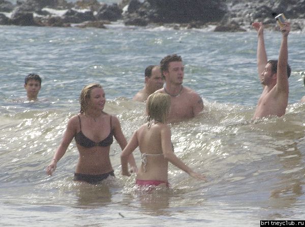 Бритни и Джастин на пляже в Майамиswim_060102_09.jpg(Бритни Спирс, Britney Spears)