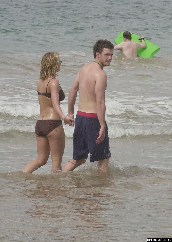 Бритни и Джастин на пляже в Майамиswim_060102_13.jpg(Бритни Спирс, Britney Spears)