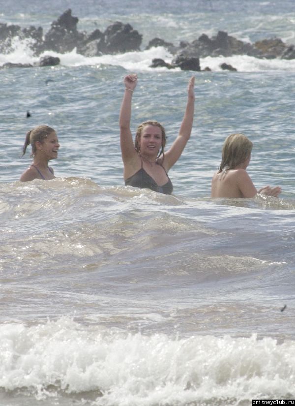 Бритни и Джастин на пляже в Майамиswim_060102_15.jpg(Бритни Спирс, Britney Spears)