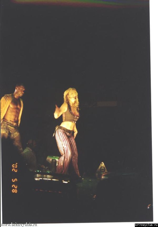 DWD - Vancouver, BC (28 мая 2002 года)26.jpg(Бритни Спирс, Britney Spears)