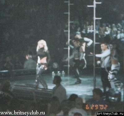 D.W.D. Boston, MA (29 Июня 2002)07.jpg(Бритни Спирс, Britney Spears)