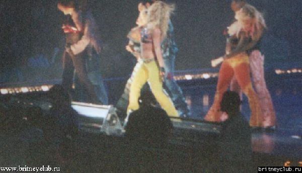 D.W.D. Boston, MA (29 Июня 2002)15.jpg(Бритни Спирс, Britney Spears)