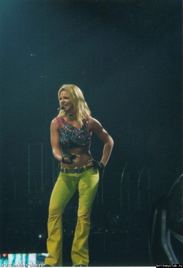 D.W.D. Hamilton, Ontario (June 25, 2002)14.jpg(Бритни Спирс, Britney Spears)