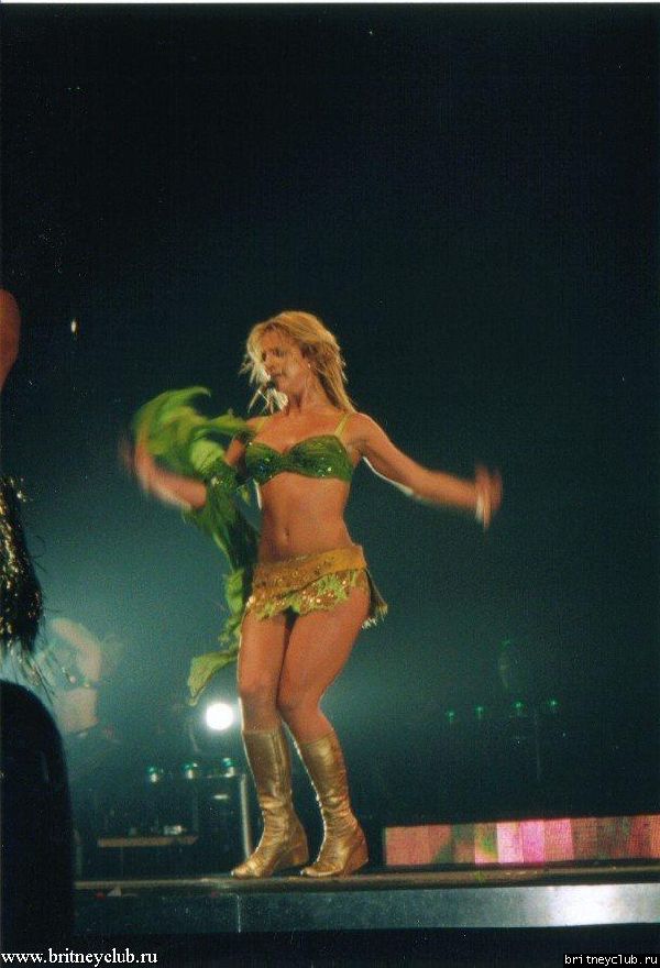 D.W.D. Hamilton, Ontario (June 25, 2002)18.jpg(Бритни Спирс, Britney Spears)