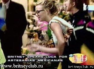 Бритни ходит по магазинам в Мексике (24 июля 2002)05.jpg(Бритни Спирс, Britney Spears)