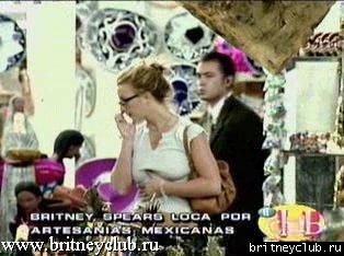 Бритни ходит по магазинам в Мексике (24 июля 2002)06.jpg(Бритни Спирс, Britney Spears)