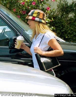 Бритни в магазине по продаже кофе в Лос Анджелесе 1.jpg(Бритни Спирс, Britney Spears)