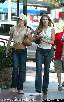 Бритни ходит по магазинам в Лос-Анджелесе05.jpg(Бритни Спирс, Britney Spears)