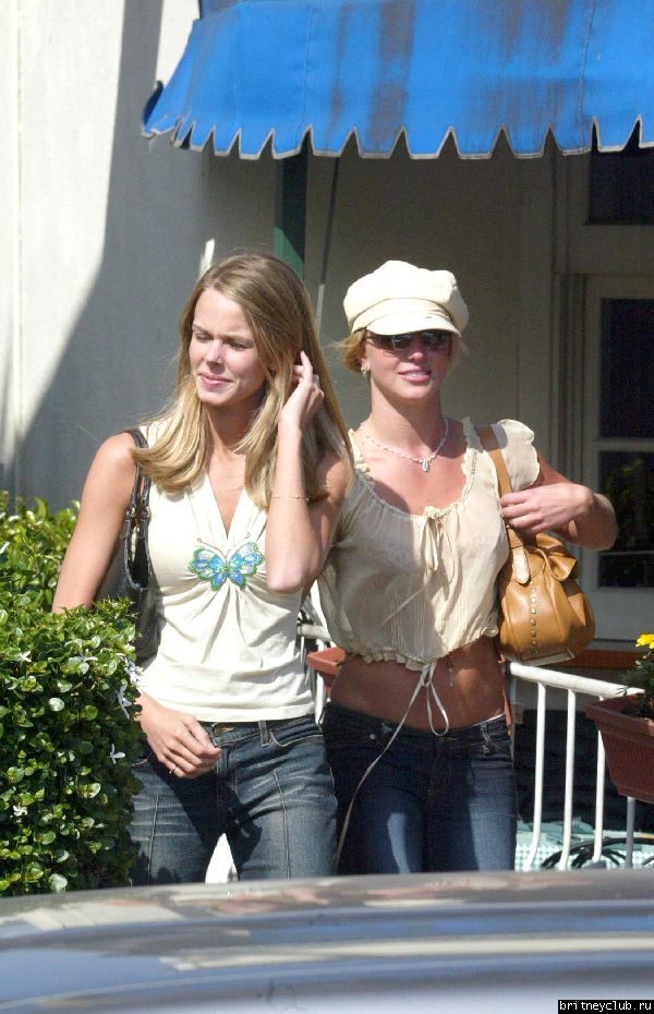 Бритни ходит по магазинам в Лос-Анджелесе2080202_spears_b_b_gr_01.jpg(Бритни Спирс, Britney Spears)