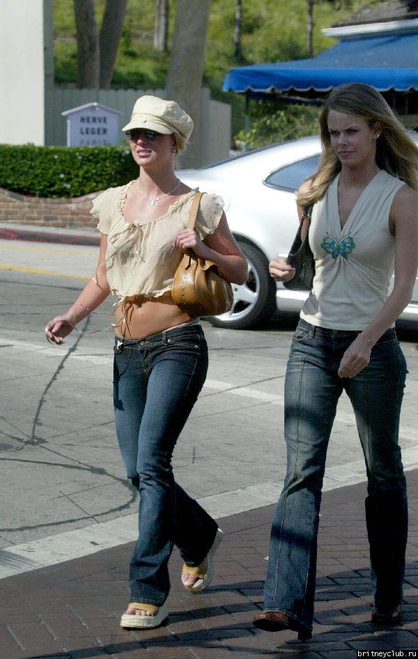 Бритни ходит по магазинам в Лос-Анджелесе2080202_spears_b_b_gr_04.jpg(Бритни Спирс, Britney Spears)