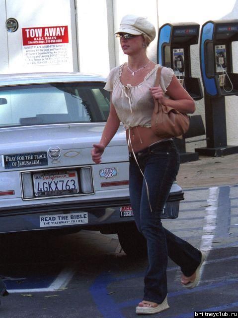 Бритни ходит по магазинам в Лос-Анджелесе7~96.jpg(Бритни Спирс, Britney Spears)
