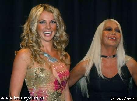 Бритни в Милане на шоу Versace01.jpg(Бритни Спирс, Britney Spears)
