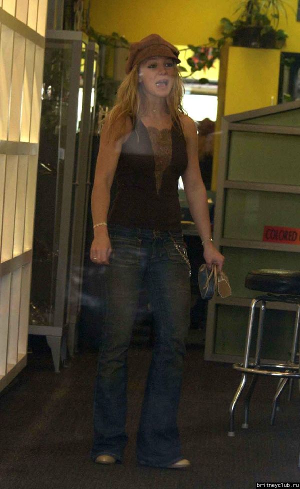Бритни ходит по магазинамsaz260306b_17.jpg(Бритни Спирс, Britney Spears)