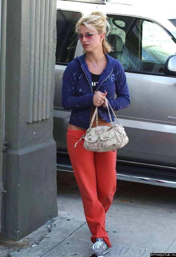 Бритни уезжает из ресторана Molyvos Greekspa150803_09.jpg(Бритни Спирс, Britney Spears)