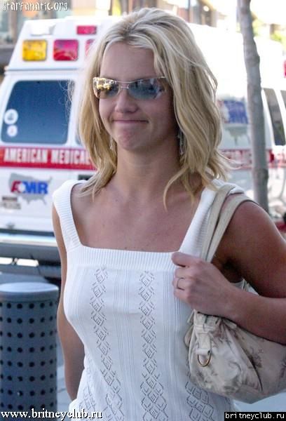 Шоппинг в Голливуде016.jpg(Бритни Спирс, Britney Spears)
