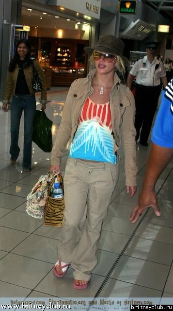 Бритни в аэропорту Heathrow004.jpg(Бритни Спирс, Britney Spears)