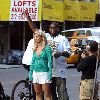 Бритни ловит такси в Нью-Йорке