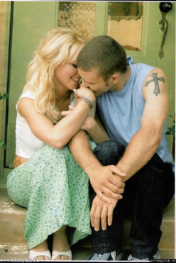 Сканы из журнала Hello002.jpg(Бритни Спирс, Britney Spears)