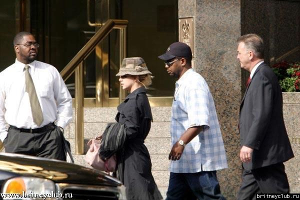Бритни уезжает из отеля в Нью-Йорке002.jpg(Бритни Спирс, Britney Spears)