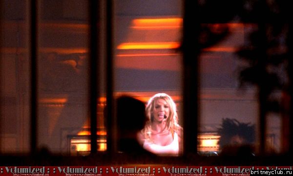 Бритни уезжает из отеля в Нью-Йорке05.jpg(Бритни Спирс, Britney Spears)
