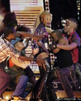 Выступление на AMA 2003011.jpg(Бритни Спирс, Britney Spears)