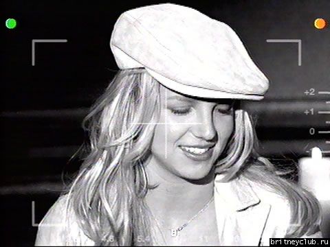 MTV All Eyes on Britney Spears  () Britney waiting for her flight in Los Angeles (часть 1)063.jpg(Бритни Спирс, Britney Spears)