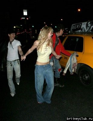 Бритни едет на выступление TRL 010.jpg(Бритни Спирс, Britney Spears)