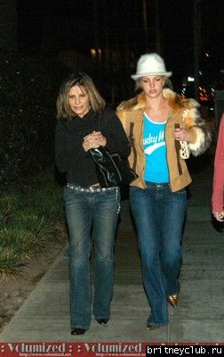 Бритни с мамой в Санта-Монике006.jpg(Бритни Спирс, Britney Spears)