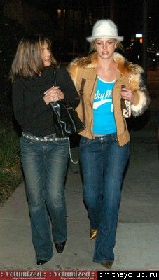 Бритни с мамой в Санта-Монике007.jpg(Бритни Спирс, Britney Spears)