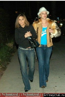 Бритни с мамой в Санта-Монике009.jpg(Бритни Спирс, Britney Spears)