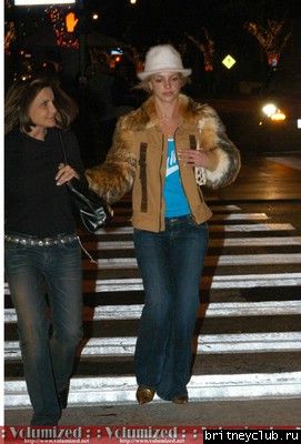 Бритни с мамой в Санта-Монике011.jpg(Бритни Спирс, Britney Spears)