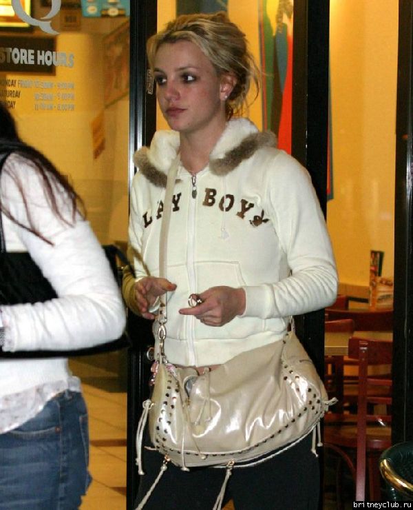 Бритни на шоппинге в Санта Моникеbspears122303_01.jpg(Бритни Спирс, Britney Spears)
