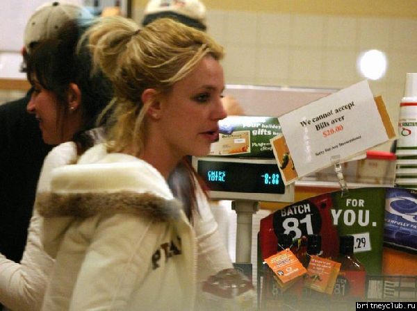 Бритни на шоппинге в Санта Моникеbspears122303_05.jpg(Бритни Спирс, Britney Spears)