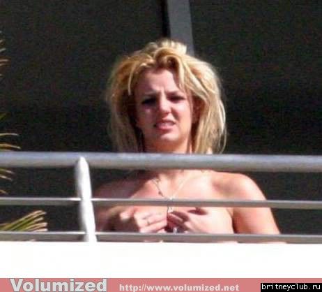 Бритни загорает обнаженной на балконе своего пентхауса1.jpg(Бритни Спирс, Britney Spears)