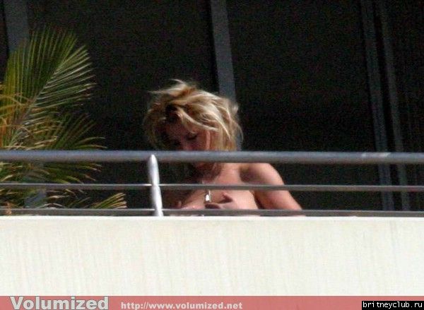 Бритни загорает обнаженной на балконе своего пентхауса4.jpg(Бритни Спирс, Britney Spears)