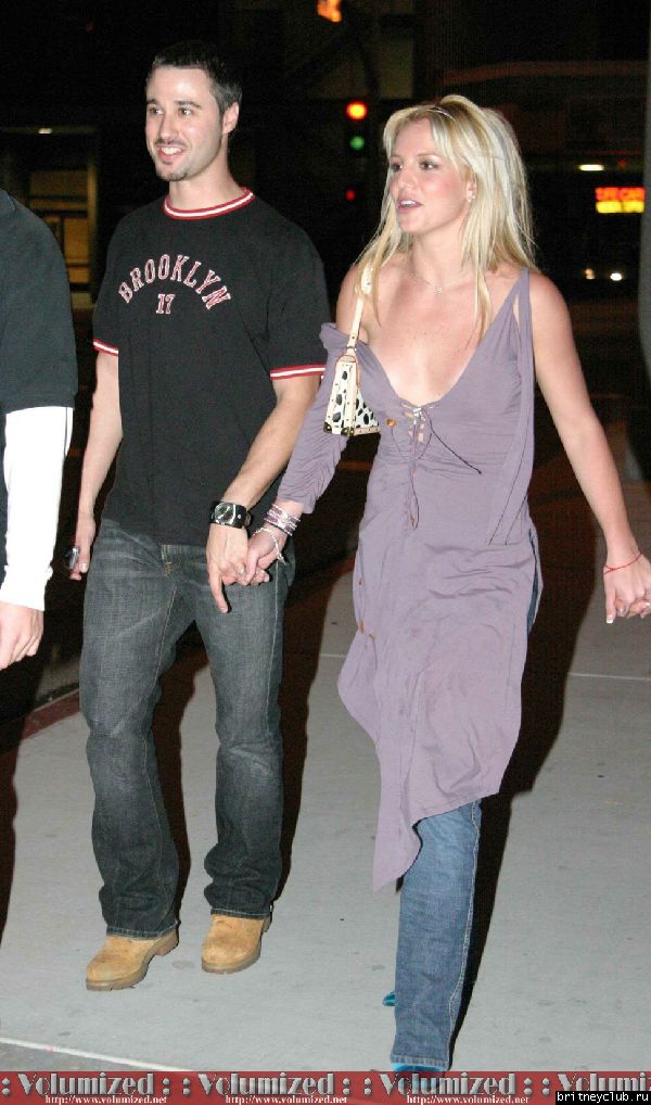 Бритни уезжает из бара в Санта Монике03.jpg(Бритни Спирс, Britney Spears)