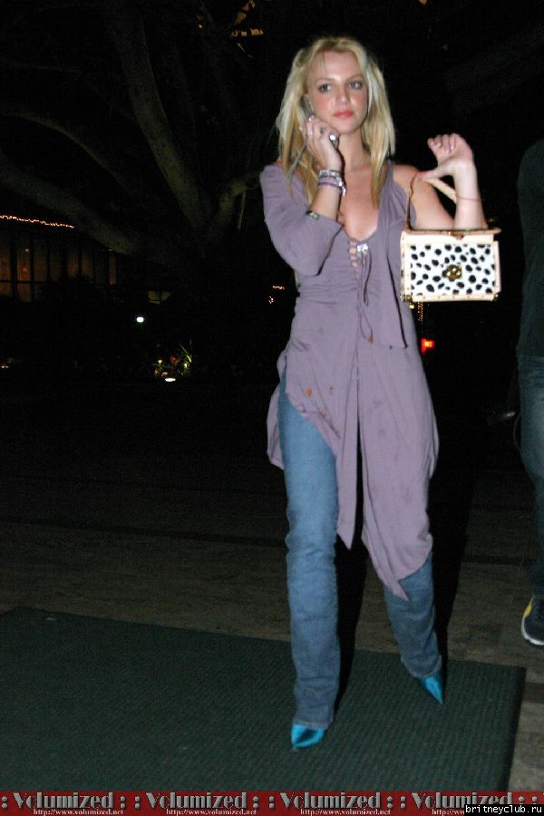 Бритни уезжает из бара в Санта Монике05.jpg(Бритни Спирс, Britney Spears)