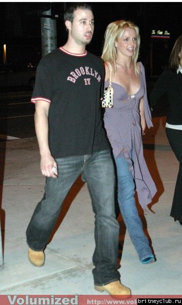 Бритни уезжает из бара в Санта Монике07.jpg(Бритни Спирс, Britney Spears)