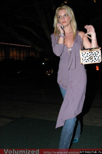 Бритни уезжает из бара в Санта Монике14.jpg(Бритни Спирс, Britney Spears)