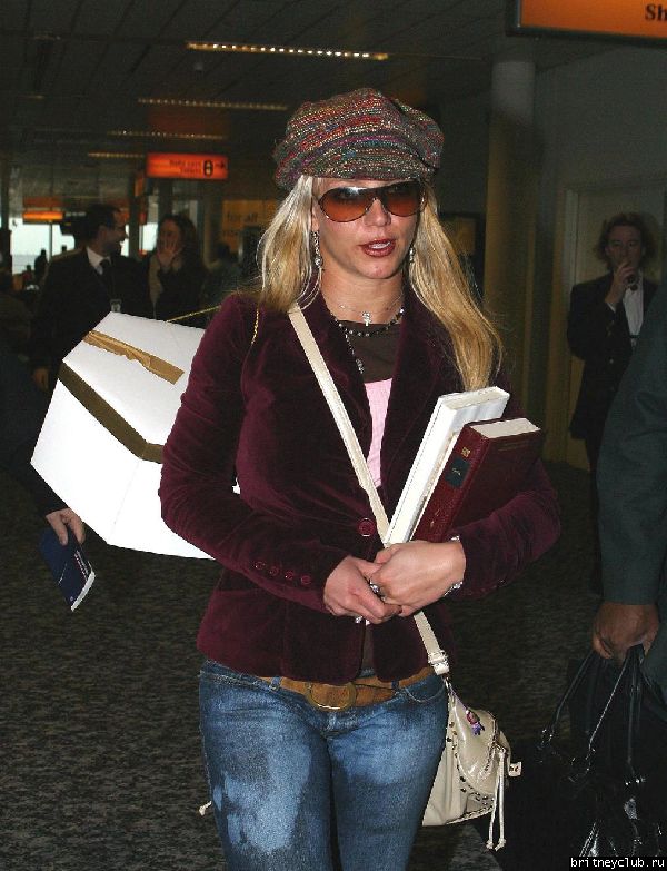 Бритни в аэропорту Лондонаbritney-spears-214-f38901.jpg(Бритни Спирс, Britney Spears)