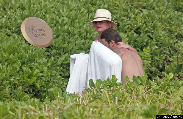 Бритни и Kevin отдыхают на Гаваях13.jpg(Бритни Спирс, Britney Spears)