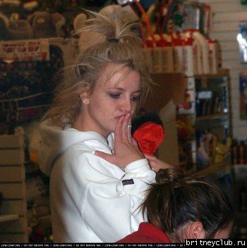 Бритни и Кевин купили нового щенкка5.jpg(Бритни Спирс, Britney Spears)
