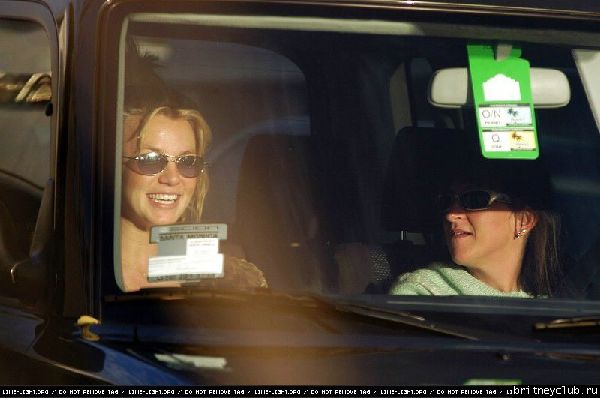 Бритни и Фелиция покупают подарки к Рождеству008.jpg(Бритни Спирс, Britney Spears)
