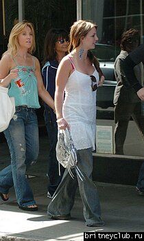 Бритни и Линн - шоппинг в Новом Орлеане03.jpg(Бритни Спирс, Britney Spears)