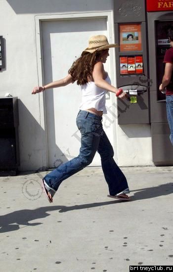 Бритни покидает отель в Санта Монике03.jpg(Бритни Спирс, Britney Spears)